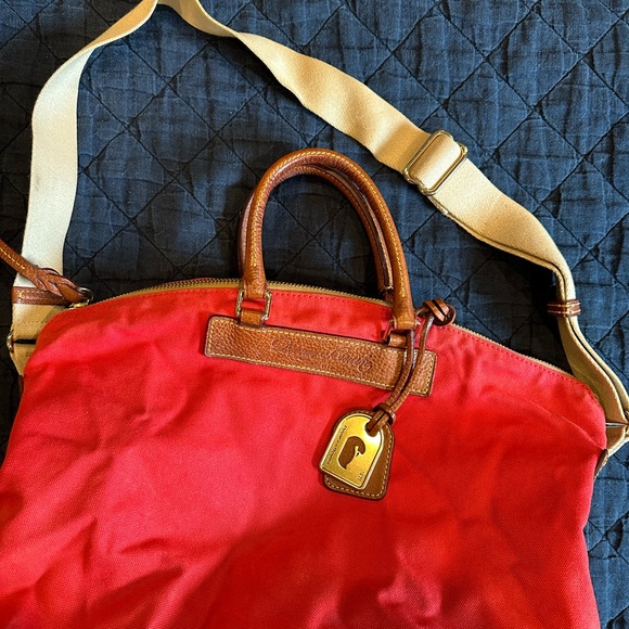 Dooney & Bourke red canvas satchel w crossbody strap - Picture 7 of 16
